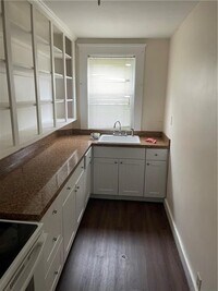 661 Providence St photo'