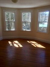 52 Pleasant St, Unit #2 in Lexington, MA - Foto de edificio - Building Photo