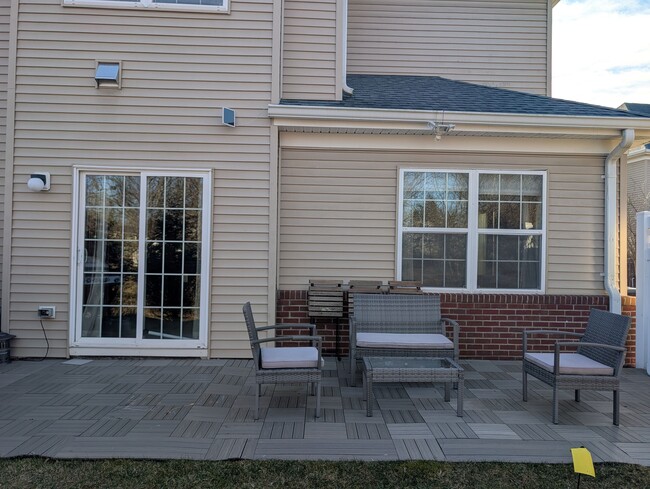 60 Andrews Way in Piscataway, NJ - Building Photo - Building Photo