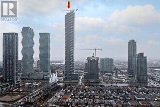 448 Burnhamthorpe Rd W in Mississauga, ON - Building Photo - Building Photo