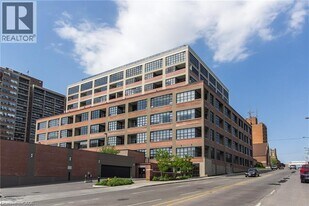 112 Benton St in Kitchener, ON - Building Photo