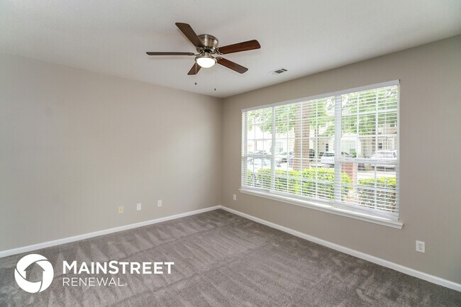 2460 Brianna Dr in Hampton, GA - Building Photo - Building Photo