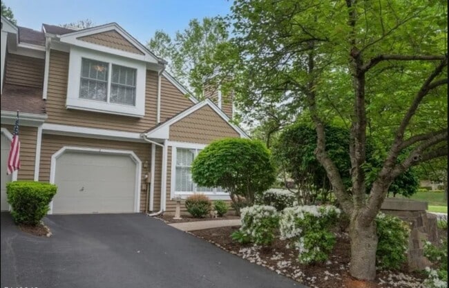 2 Stone Run Rd in Bedminster, NJ - Building Photo - Building Photo