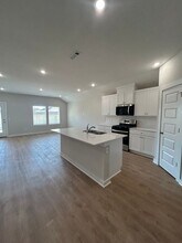 4665 W Aurora St in Fayetteville, AR - Building Photo - Building Photo