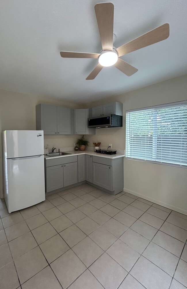 property at 5527 Bolivar St