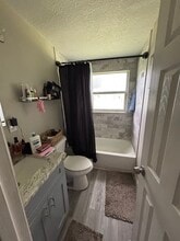 2222 E Cayuga St in Tampa, FL - Building Photo - Building Photo