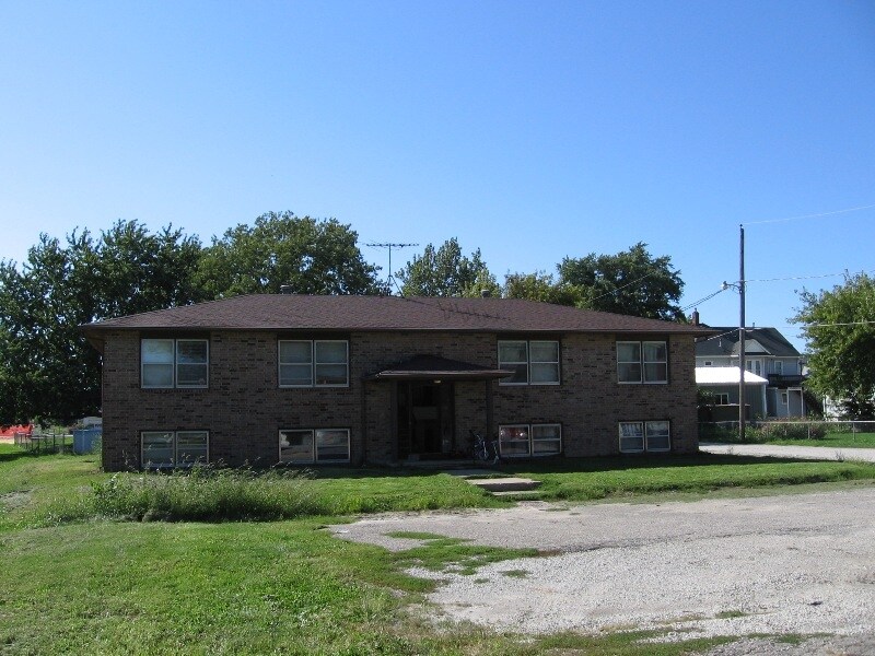 520 Lynnwood Ln in Van Meter, IA - Foto de edificio