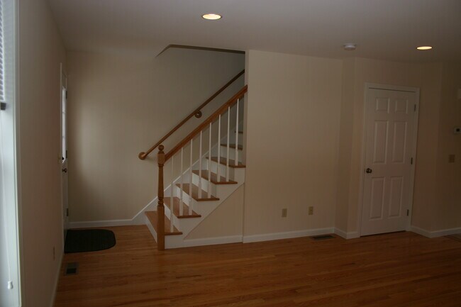 20 Capen St, Unit 20A in Windsor, CT - Building Photo - Building Photo