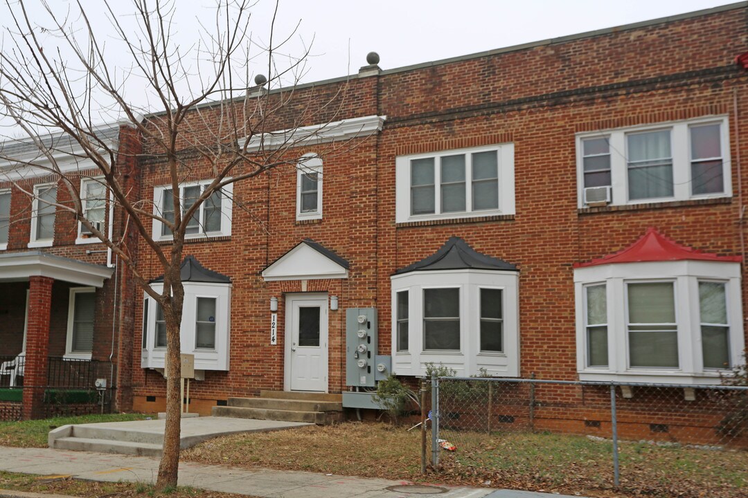 1214 Staples St NE in Washington, DC - Foto de edificio