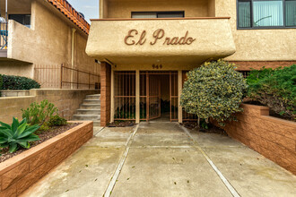 951 W 26th St in San Pedro, CA - Foto de edificio - Building Photo