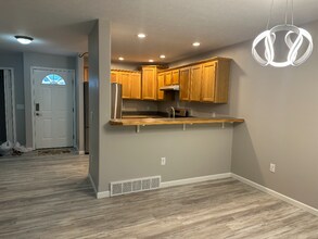 4033 Sherwood Forest Dr in Traverse City, MI - Building Photo - Building Photo