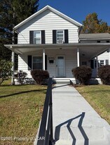 110 E Center St in Shavertown, PA - Building Photo