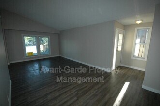 4004-4020 20 Ave NW in Edmonton, AB - Building Photo - Building Photo