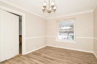 1086 Wilshire Ave in University City, MO - Building Photo - Building Photo