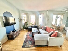 18 Saint Lukes Rd in Boston, MA - Foto de edificio - Building Photo