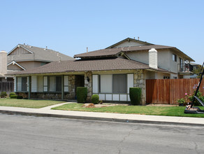 7291 Elk Cir in Huntington Beach, CA - Building Photo - Building Photo