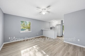 905 Chimneys Ln in Albemarle, NC - Building Photo - Building Photo