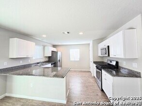 10302 Legacy Hl in San Antonio, TX - Building Photo - Building Photo