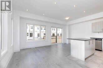 22 Haven Ln in Barrie, ON - Building Photo - Building Photo