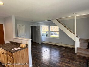 1050 Lucas Ave in Hurley, NY - Building Photo - Building Photo