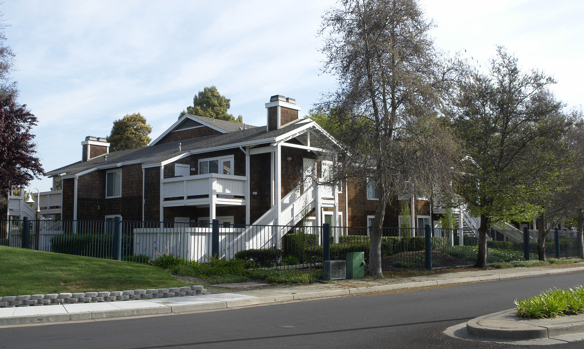 Marina Bay in Richmond, CA - Building Photo