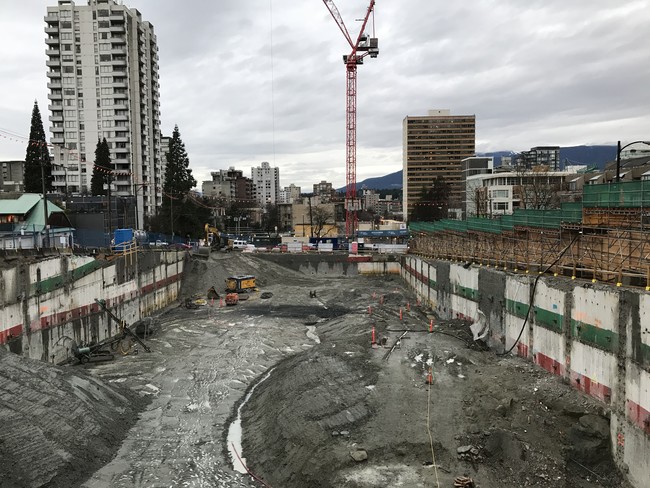 Landmark on Robson in Vancouver, BC - Building Photo - Building Photo