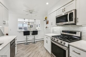 421 Bloomfield Ave in Verona, NJ - Building Photo - Building Photo