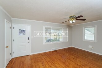 4813 Jean Ave in Louisville, KY - Foto de edificio - Building Photo