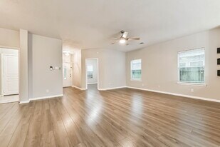 3107 Braepark Ct in Dickinson, TX - Building Photo