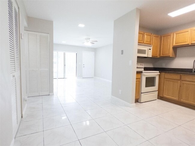 3256 NW 104th Ave in Coral Springs, FL - Building Photo - Building Photo