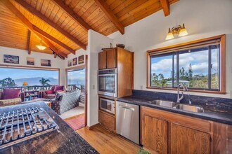 66 Puakea Pl in Kula, HI - Building Photo - Building Photo
