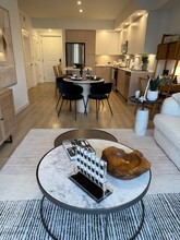 275 NW 157th St, Unit B1 in Miami, FL - Foto de edificio - Building Photo