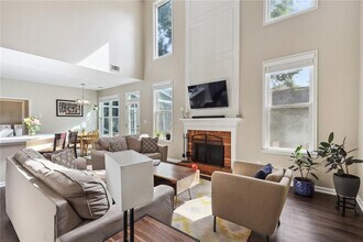 325 Camber Trce in Roswell, GA - Building Photo - Building Photo