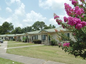 Bayview Estates in Orange Beach, AL - Building Photo - Building Photo