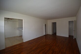 5220 Radford Ave in Los Angeles, CA - Building Photo - Building Photo