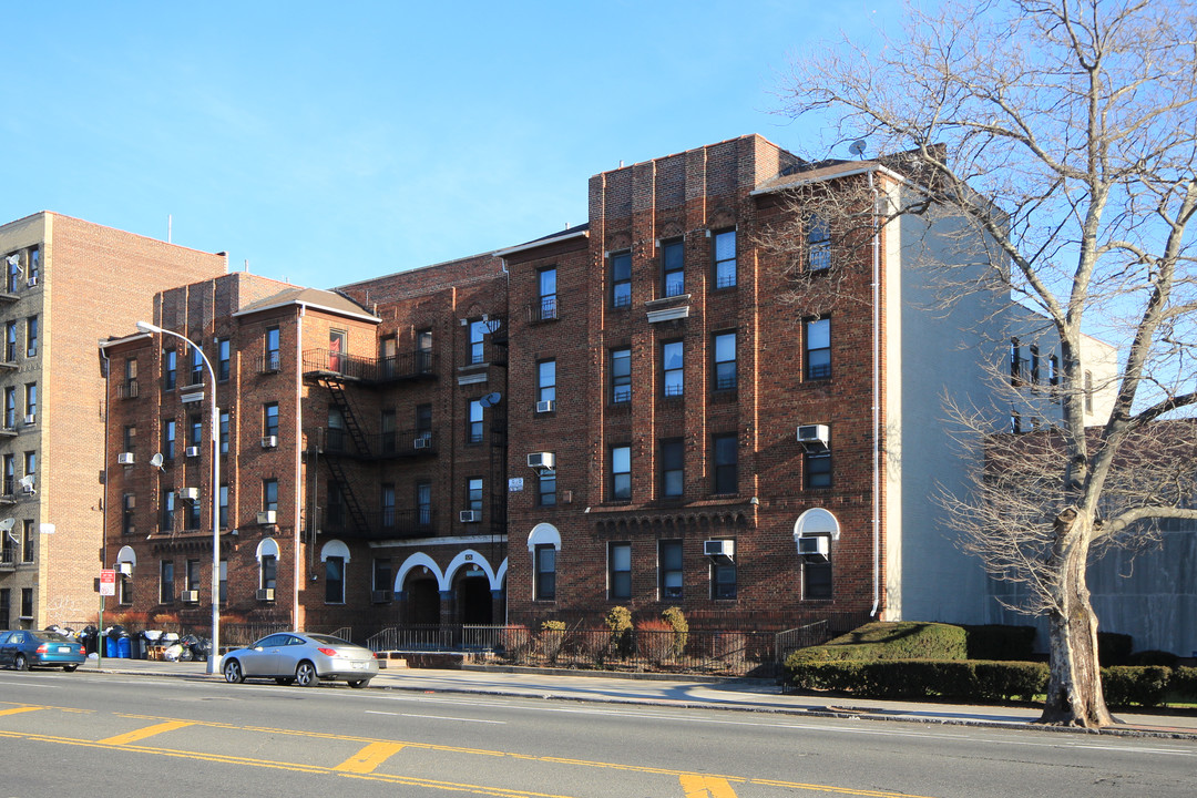 513-525 Rockaway Pky in Brooklyn, NY - Building Photo