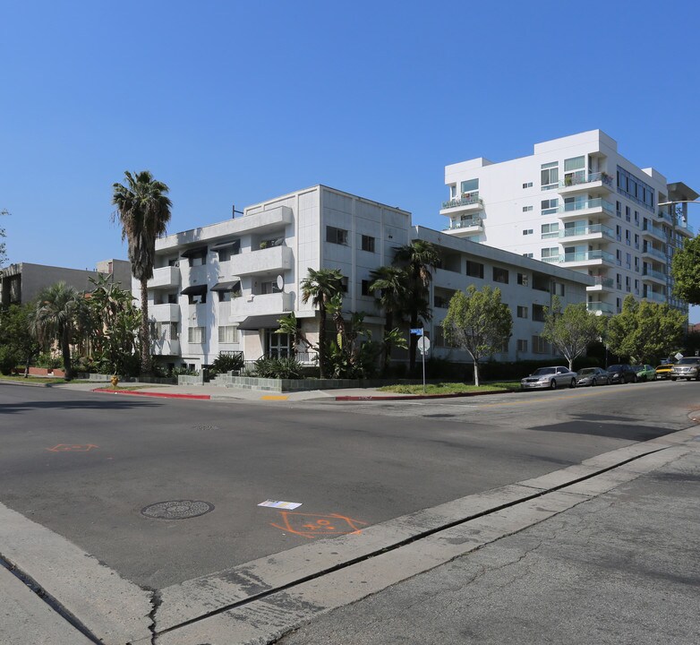 701 S Hobart Blvd in Los Angeles, CA - Building Photo