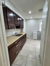 104 Queenston Crescent in London, ON - Building Photo - Building Photo