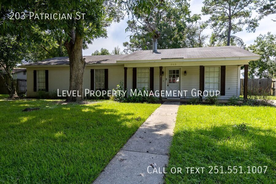 203 Patrician St in Fairhope, AL - Building Photo