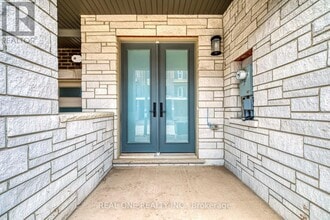 3326 Azam Wy in Oakville, ON - Building Photo - Building Photo