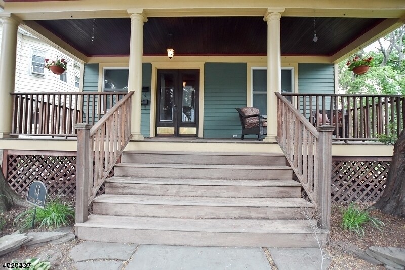 13 Almira St in Bloomfield, NJ - Building Photo