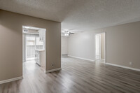 Regency Plaza Apartment Homes in Anaheim, CA - Foto de edificio - Interior Photo