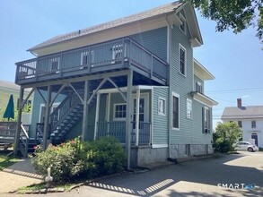 21 High St in Clinton, CT - Building Photo - Building Photo