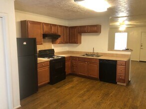 3600 Elliott St in Bryan, TX - Building Photo - Building Photo