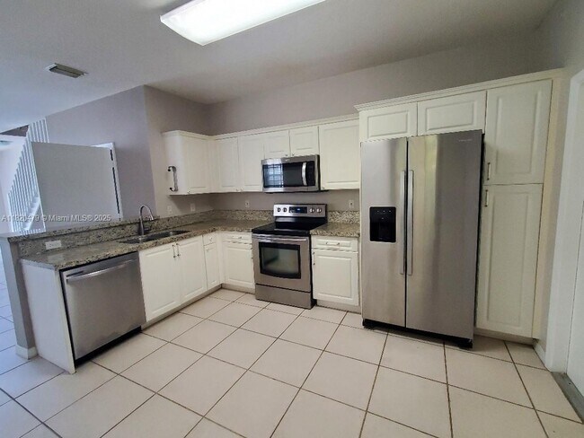 3670 San Simeon Cir in Weston, FL - Building Photo - Building Photo