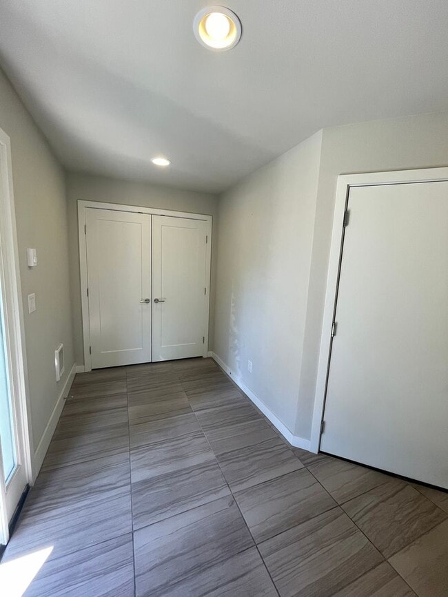 1525 139th Ct NE in Bellevue, WA - Building Photo - Building Photo