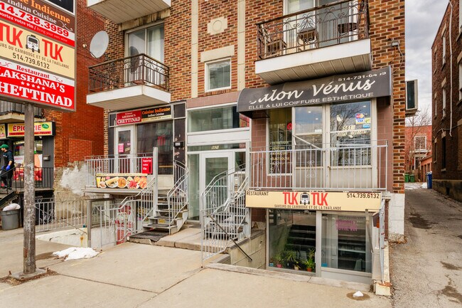 5619 De La Côte-Des-Neiges Ch in Montréal, QC - Building Photo - Building Photo