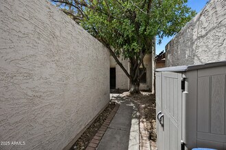 1916 S River Dr in Tempe, AZ - Building Photo - Building Photo