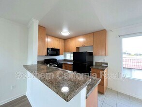 1110 Donax Ave in Imperial Beach, CA - Foto de edificio - Building Photo