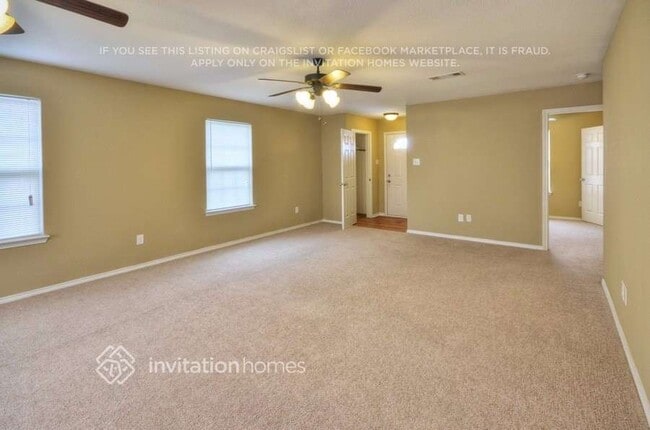 15614 Gatsby Ln in Dallas, TX - Foto de edificio - Building Photo